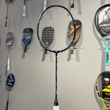 Ladda upp bild till gallerivisning, victor Auraspeed 90K II badmintonracket
